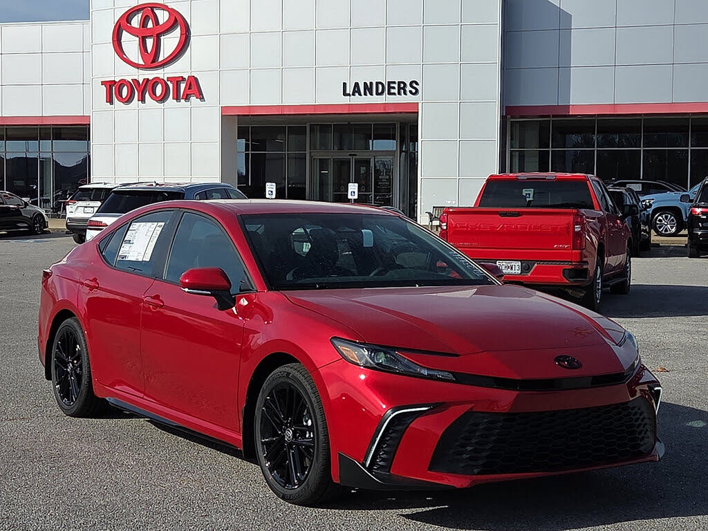 2026 Toyota Camry SE FWD