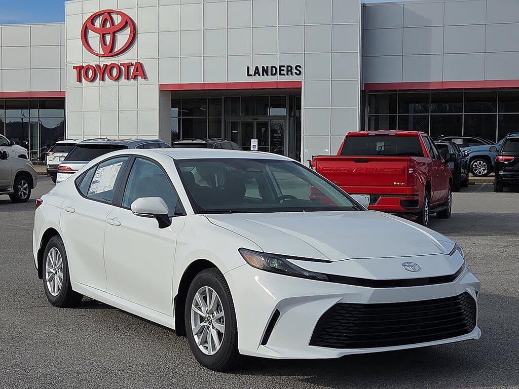 2026 Toyota Camry LE FWD
