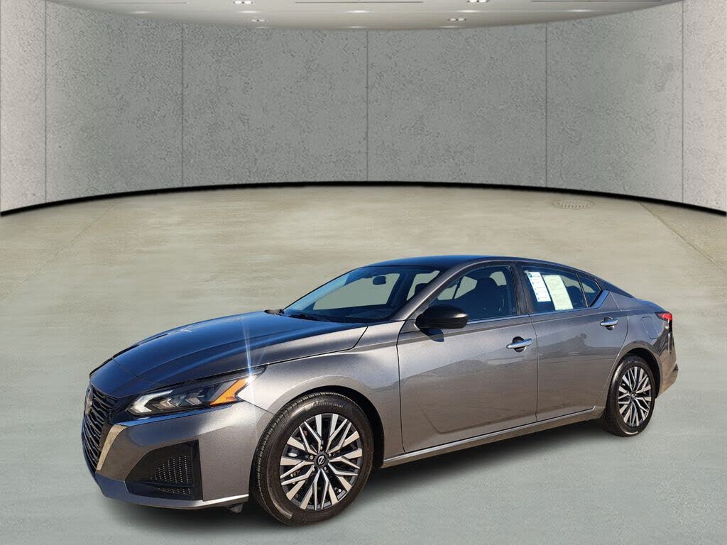 2024 Nissan Altima 2.5 SV FWD