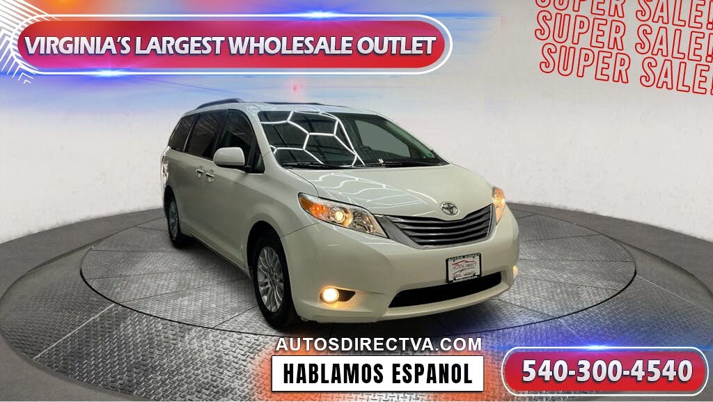 2017 Toyota Sienna XLE 7-Passenger Auto Access Seat FWD