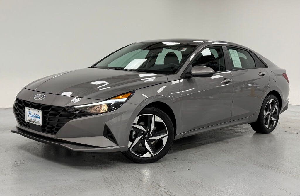 2023 Hyundai Elantra SEL FWD