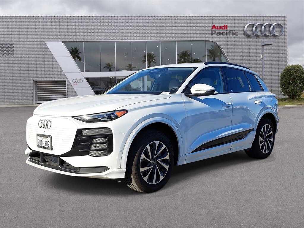 2025 Audi Q6 e-tron quattro Premium