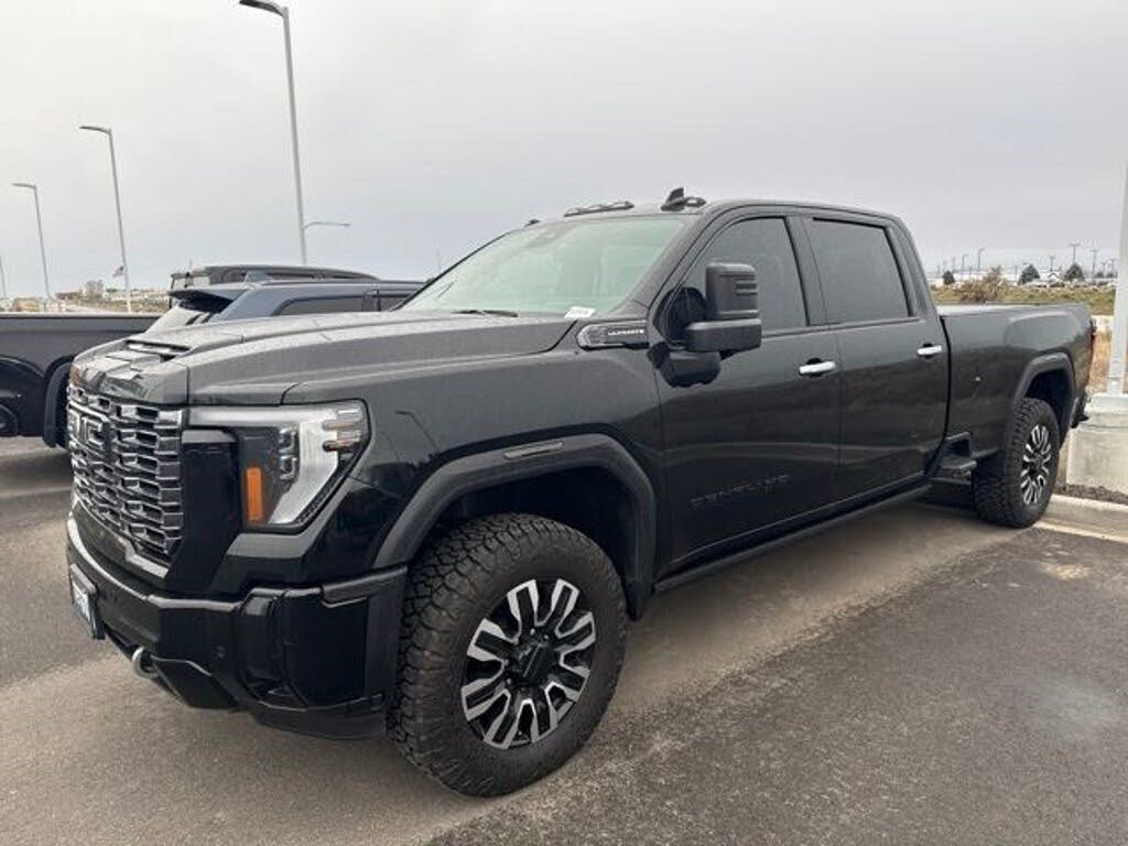2025 GMC Sierra 3500HD Denali Ultimate Crew Cab 4WD