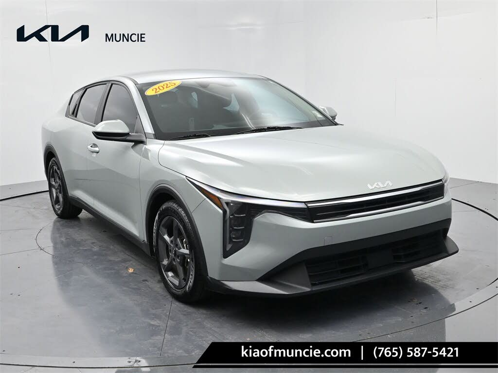 2025 Kia K4 LXS FWD