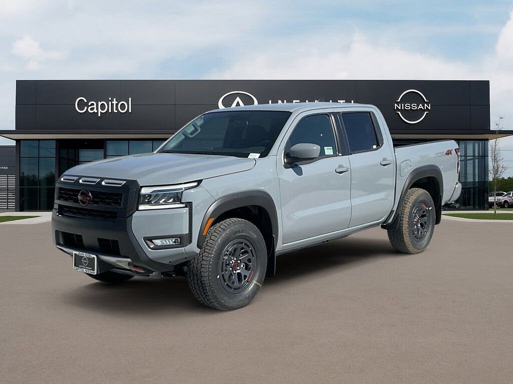 2025 Nissan Frontier PRO-4X Crew Cab 4WD