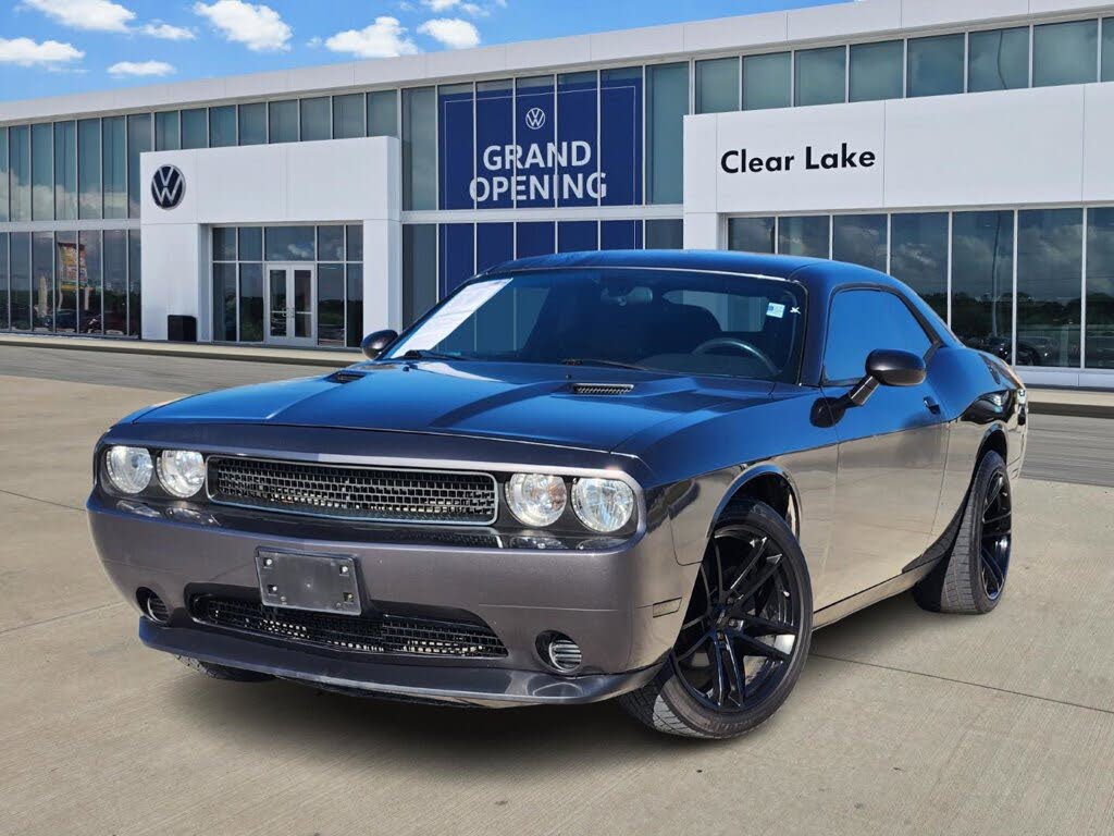 2013 Dodge Challenger SXT RWD