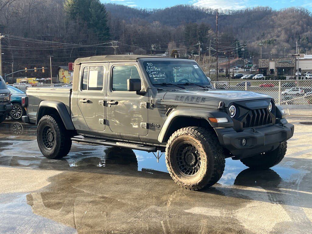 2020 Jeep Gladiator Sport S Crew Cab 4WD