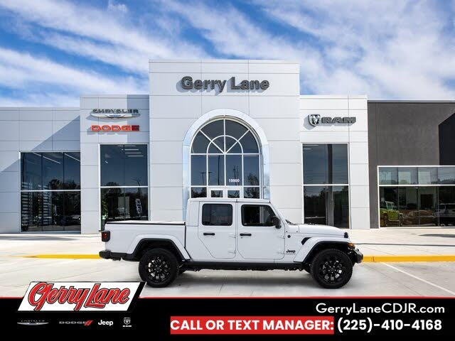 2025 Jeep Gladiator NightHawk Crew Cab 4WD