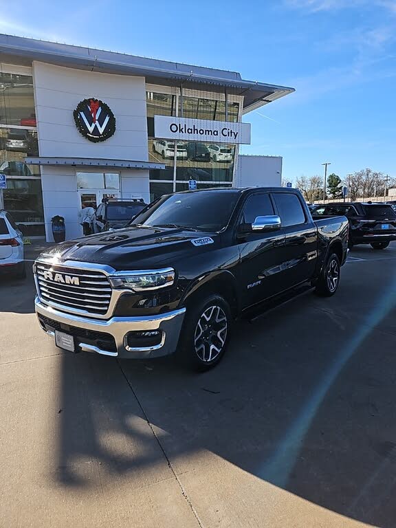2025 RAM 1500 Laramie Crew Cab 4WD