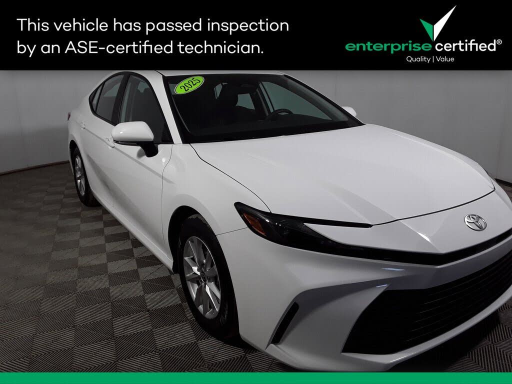 2025 Toyota Camry SE FWD