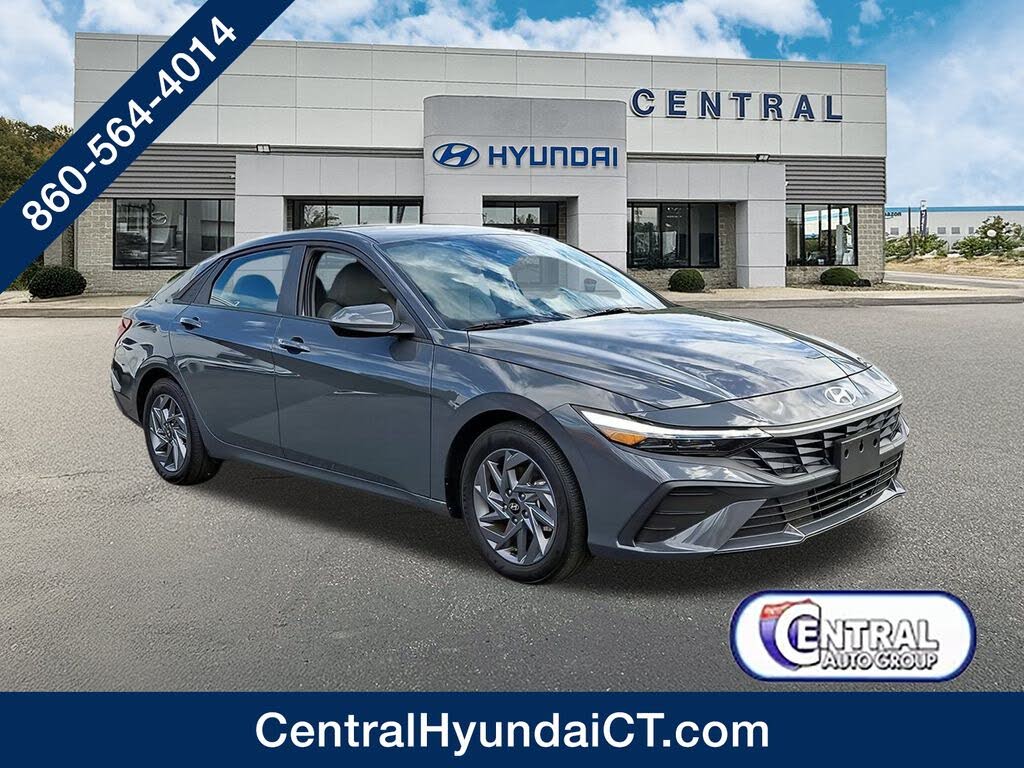 2024 Hyundai Elantra SEL FWD