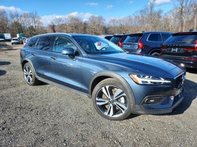 2024 Volvo V60 Cross Country B5 Plus AWD