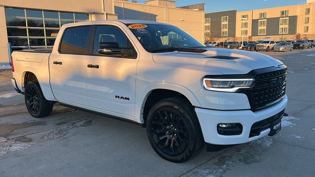 2025 RAM 1500 Limited Crew Cab 4WD