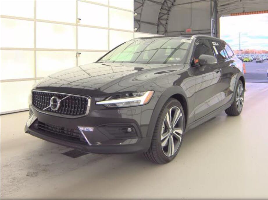 2025 Volvo V60 Cross Country B5 Plus AWD