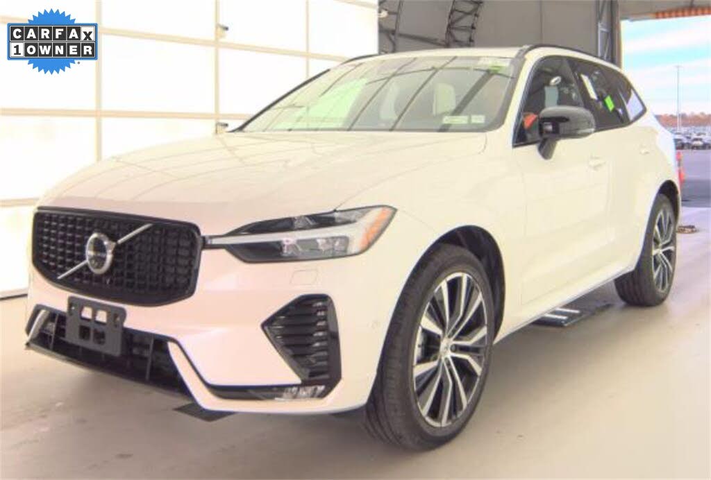 2025 Volvo XC60 B5 Plus Dark Theme AWD