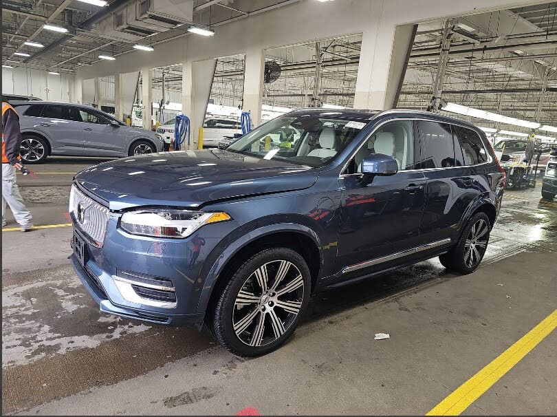 2025 Volvo XC90 Recharge T8 Plus Bright Theme 7-Passenger eAWD