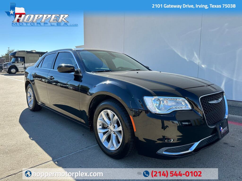 2022 Chrysler 300 Touring RWD