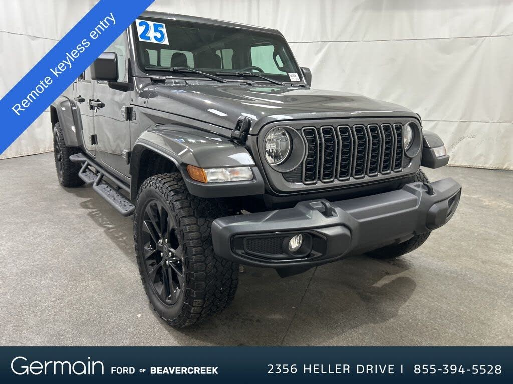 2025 Jeep Gladiator NightHawk Crew Cab 4WD