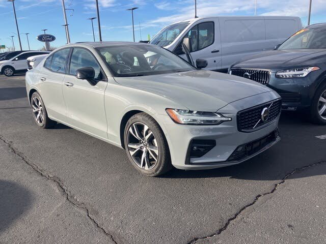 2025 Volvo S60 B5 Plus FWD