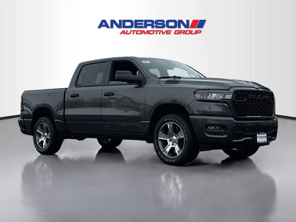 2026 RAM 1500 Express Crew Cab 4WD