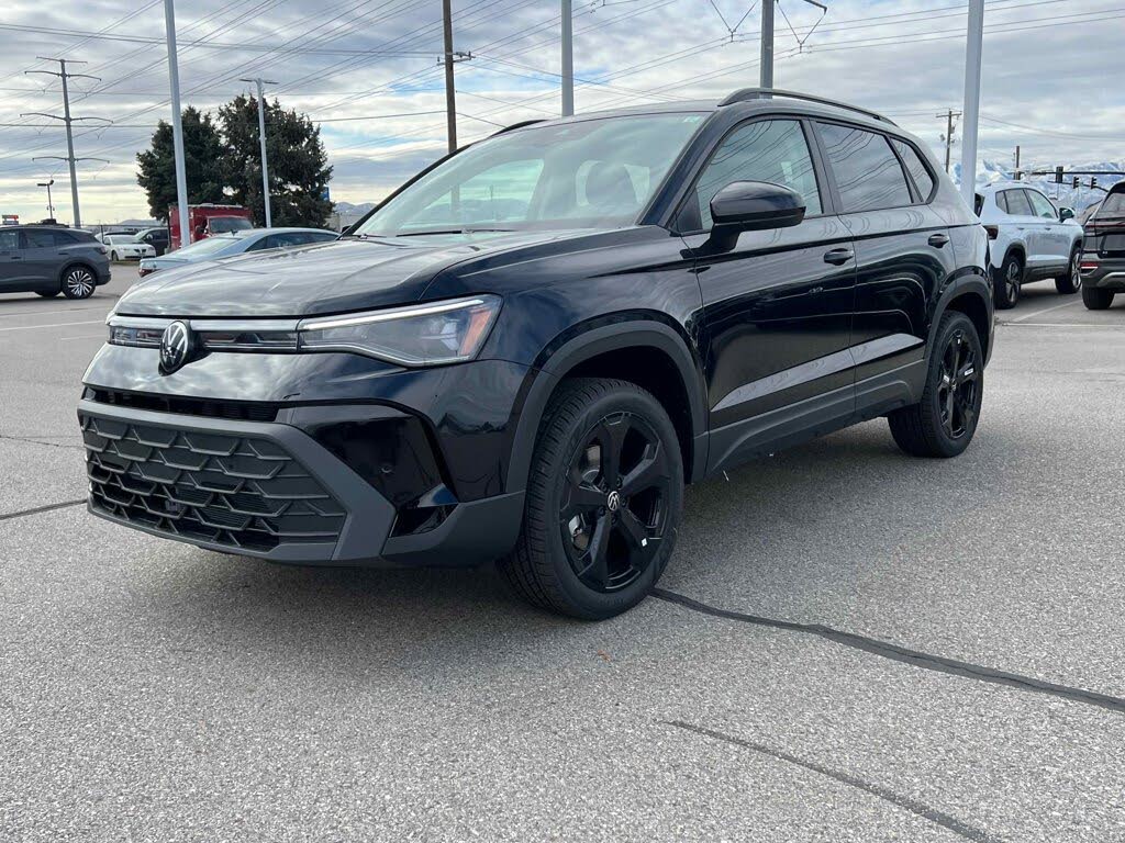 2026 Volkswagen Taos SE Black 4Motion