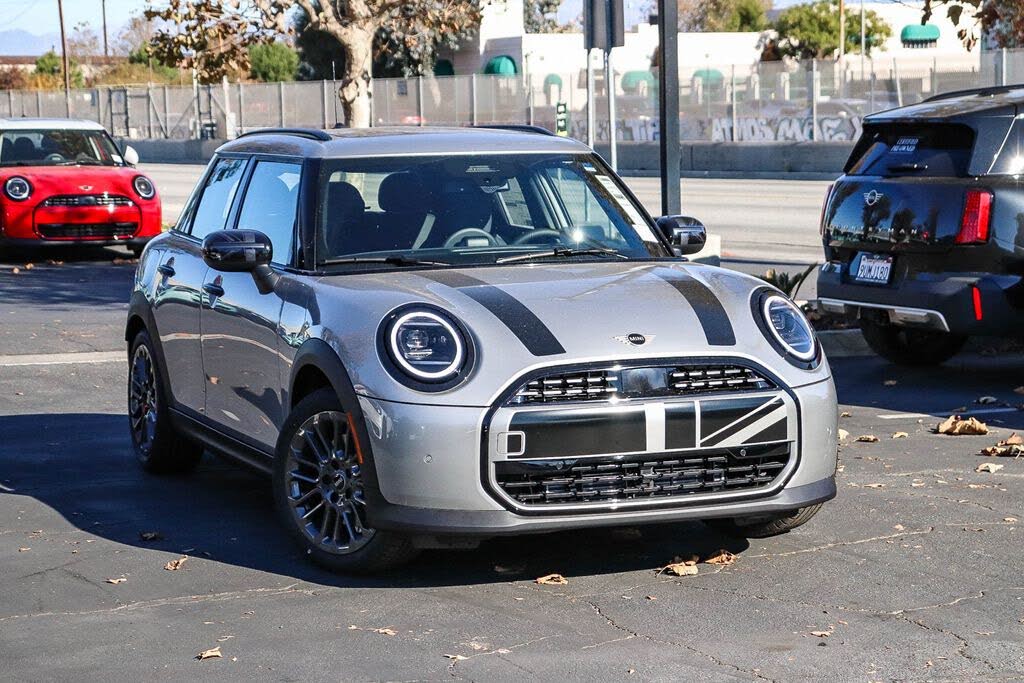 2026 MINI Cooper Signature Trim 4-Door Hatchback FWD