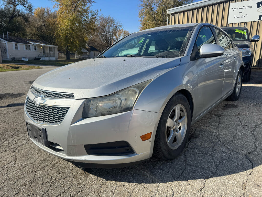 2013 Chevrolet Cruze 1LT Sedan FWD