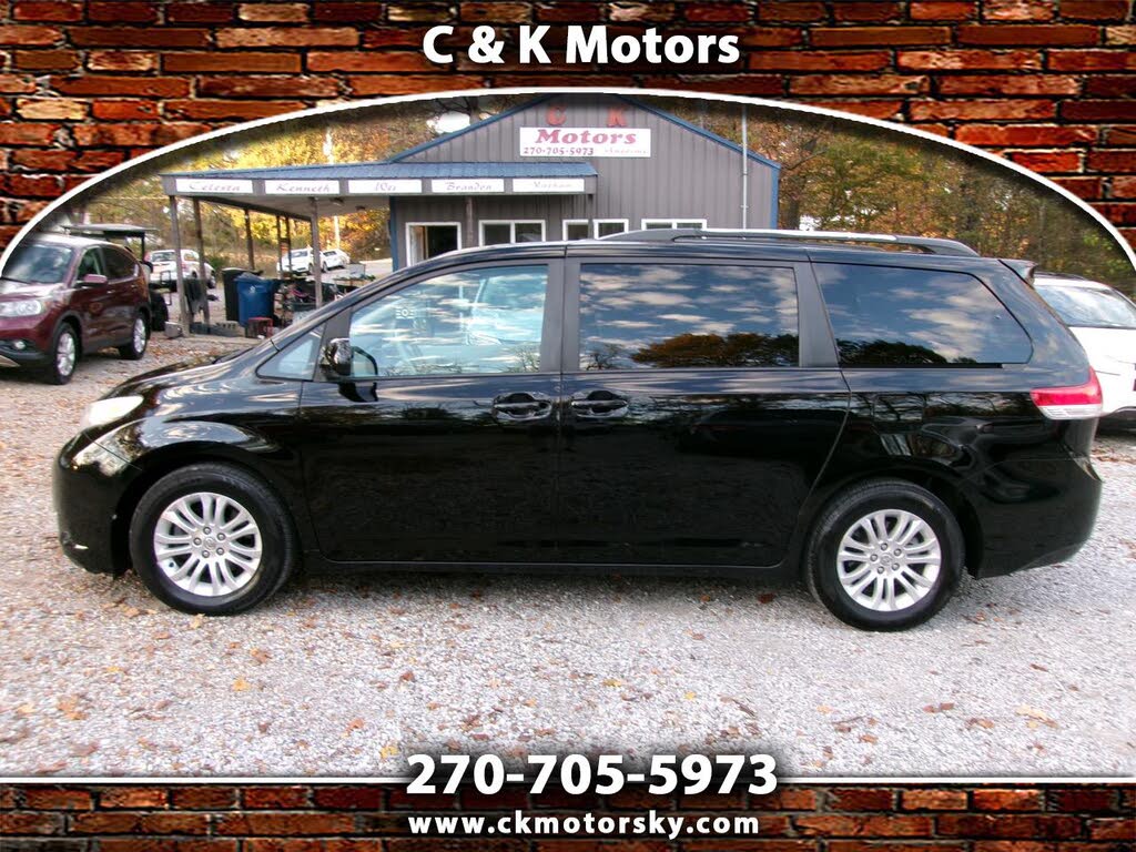 2014 Toyota Sienna XLE 8-Passenger FWD