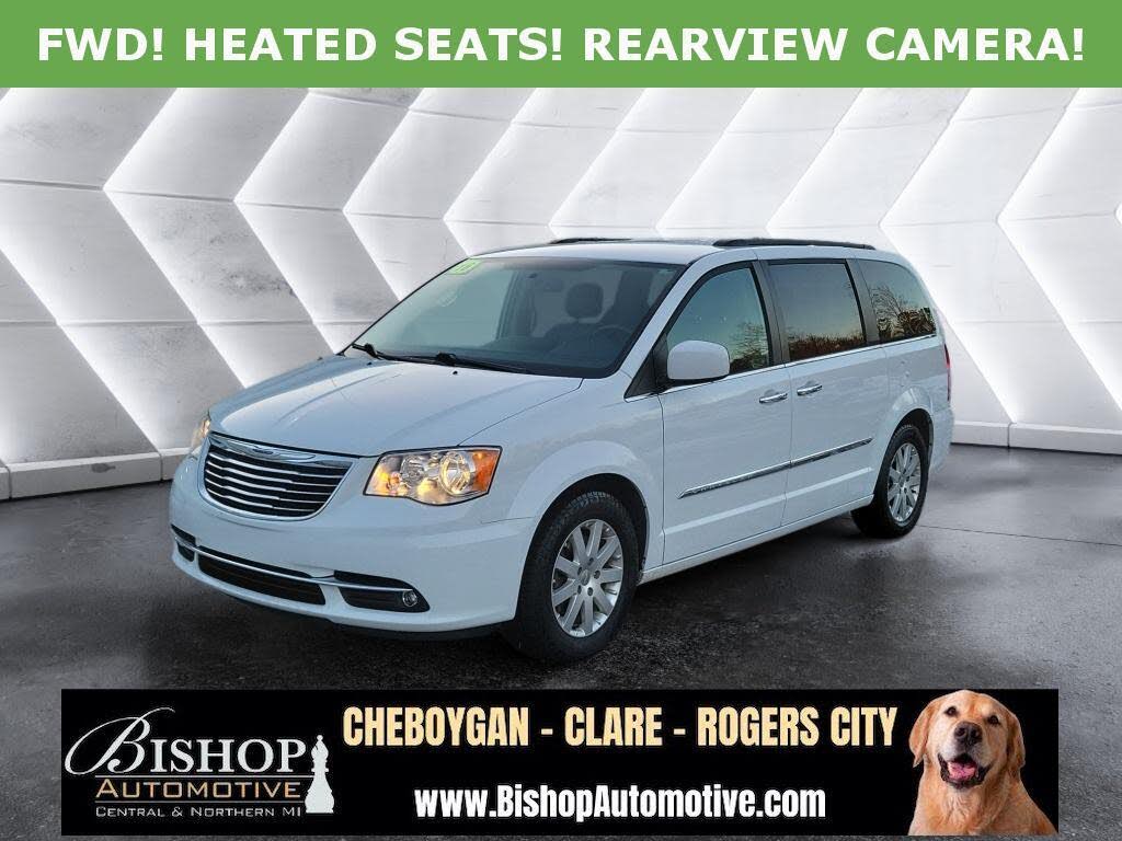 2016 Chrysler Town & Country Touring FWD