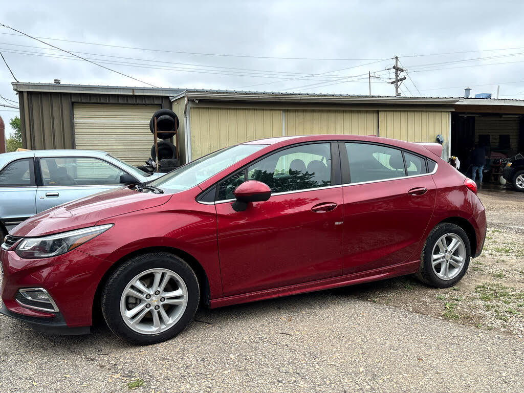 2017 Chevrolet Cruze LT Hatchback FWD