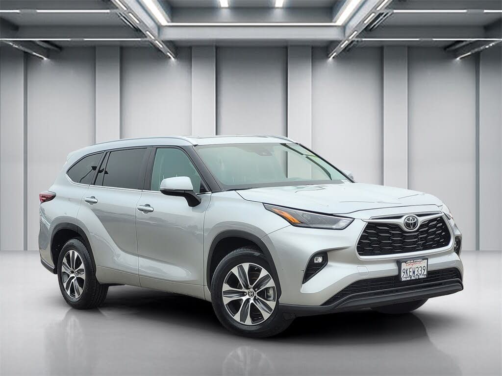 2024 Toyota Highlander XLE FWD