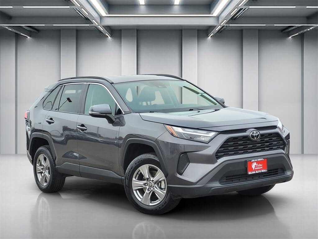 2024 Toyota RAV4 XLE FWD