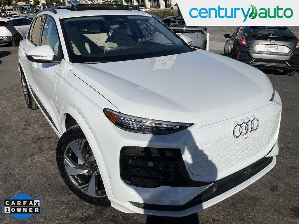 2025 Audi Q6 e-tron quattro Premium Plus