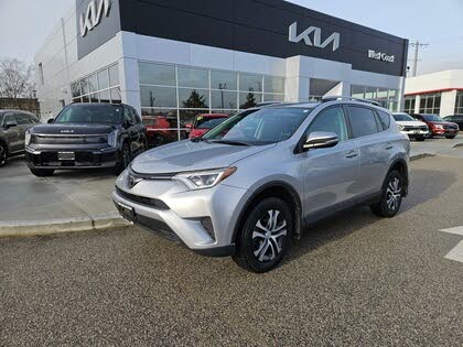 Toyota RAV4 LE AWD 2017