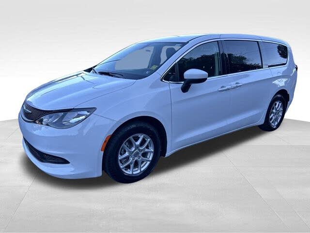 2022 Chrysler Voyager LX FWD
