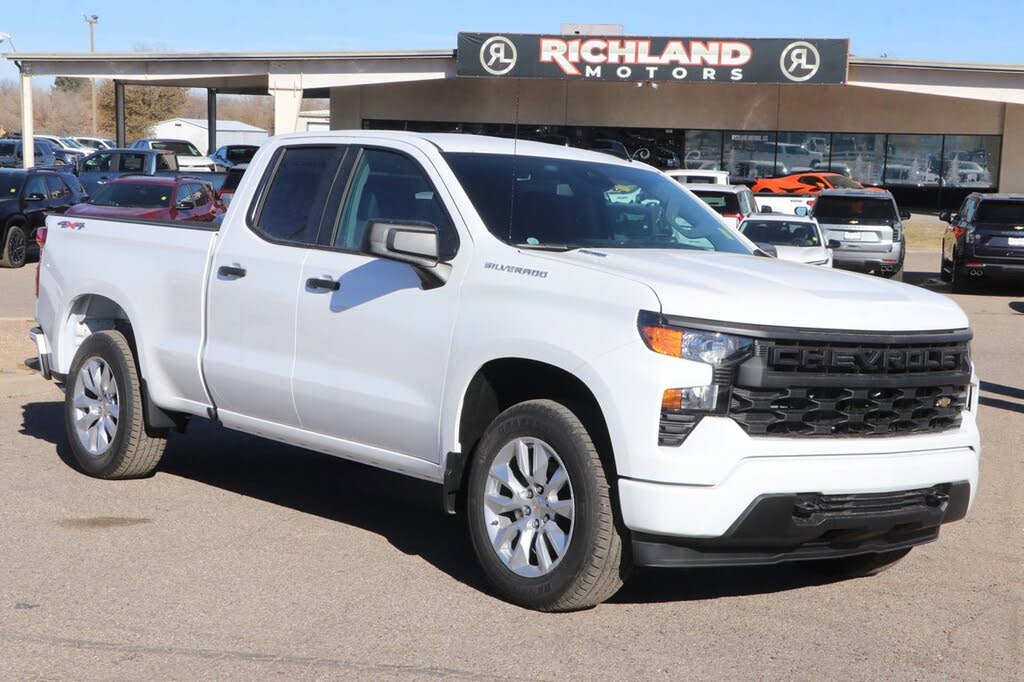2026 Chevrolet Silverado 1500 Custom Double Cab 4WD