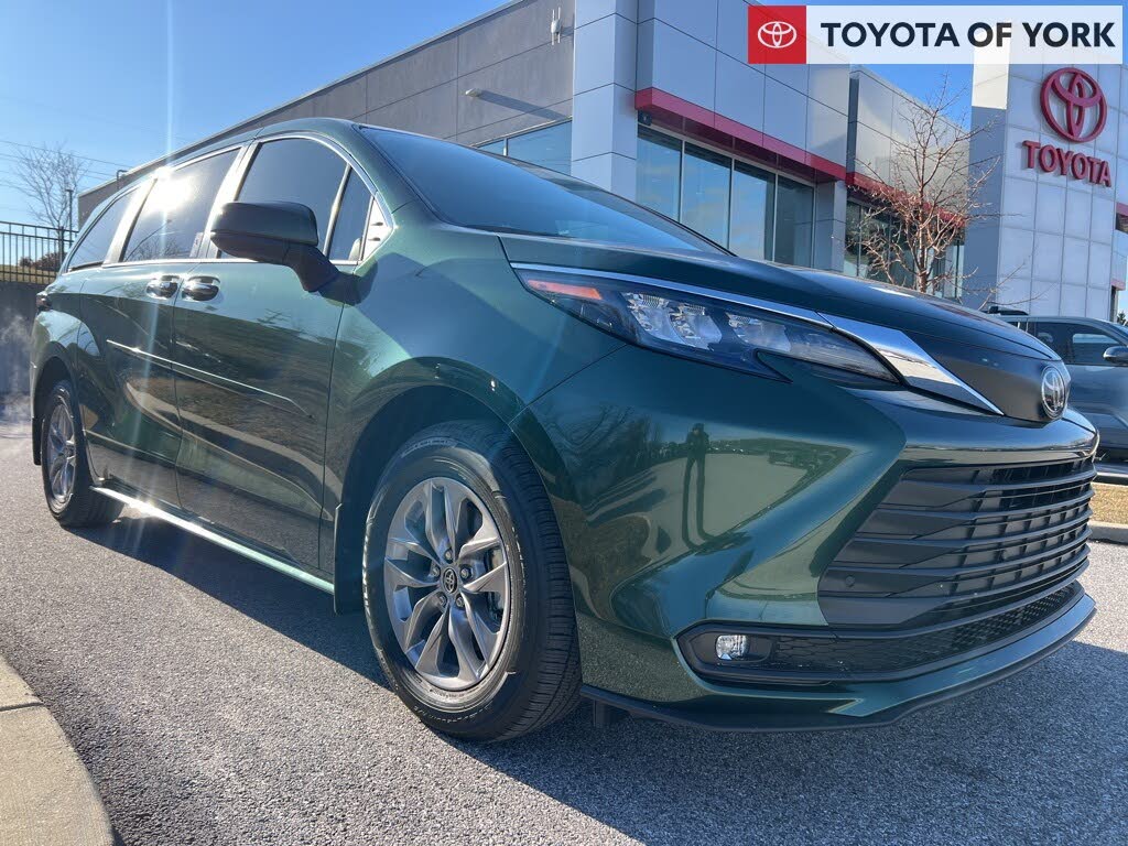 2026 Toyota Sienna XLE 7-Passenger FWD