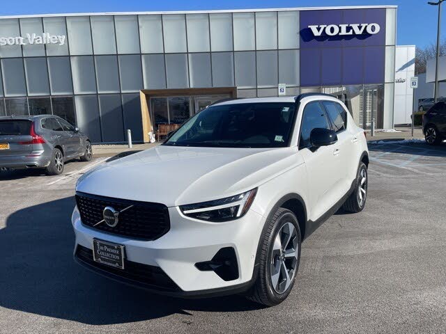 2026 Volvo XC40 B5 Plus AWD