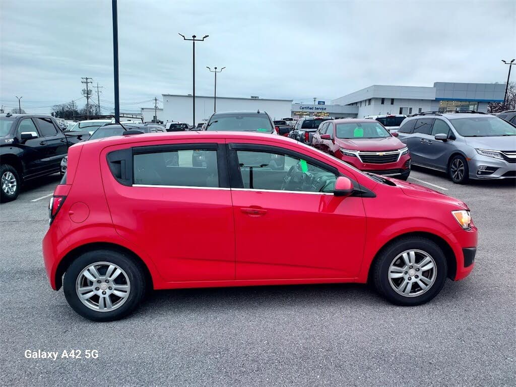 2016 Chevrolet Sonic LT Hatchback FWD