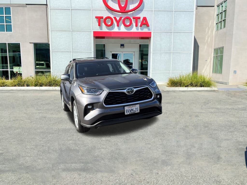 2021 Toyota Highlander LE FWD