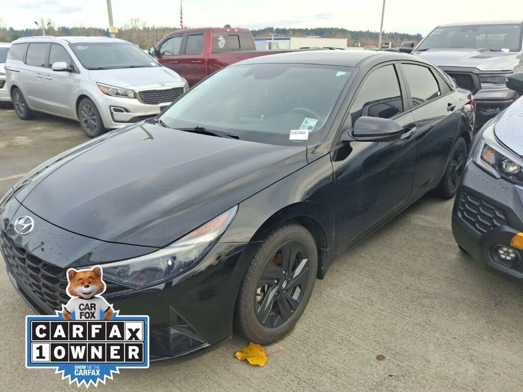 2022 Hyundai Elantra SEL FWD