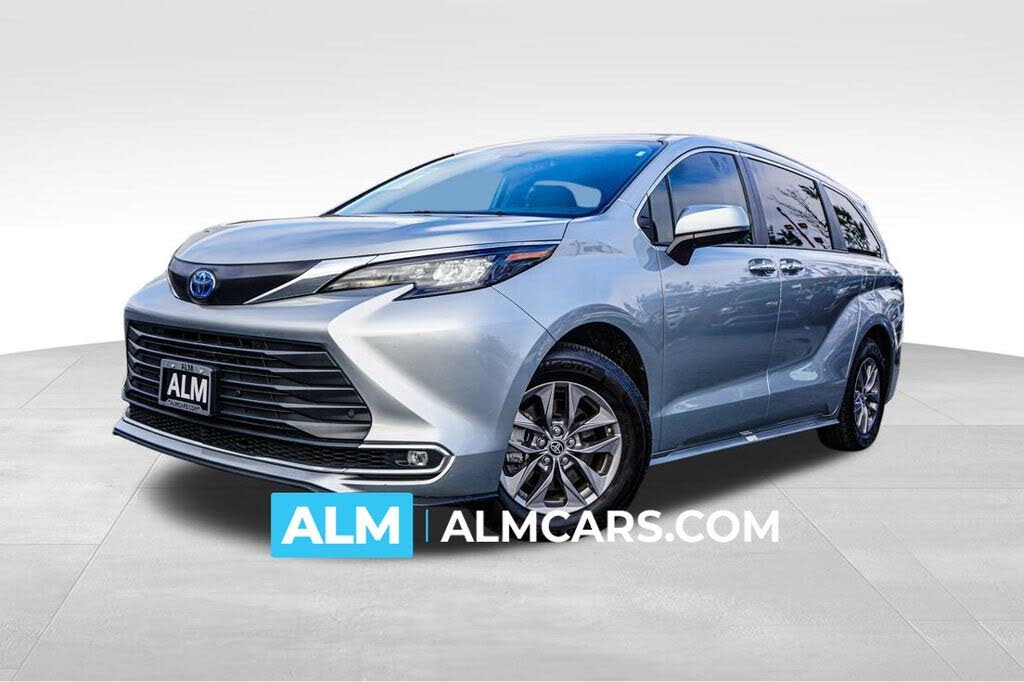 2024 Toyota Sienna XLE 7-Passenger FWD