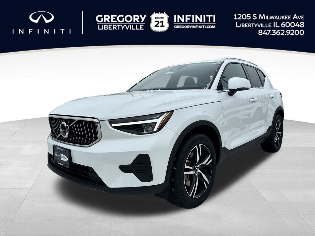 2025 Volvo XC40 B5 Core Bright Theme AWD