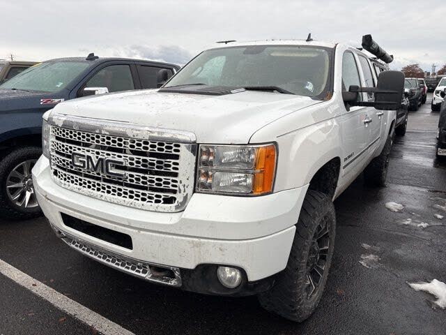 2013 GMC Sierra 2500HD Denali Crew Cab SB 4WD