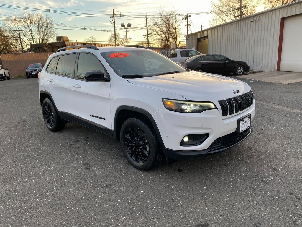 2023 Jeep Cherokee Altitude 4WD