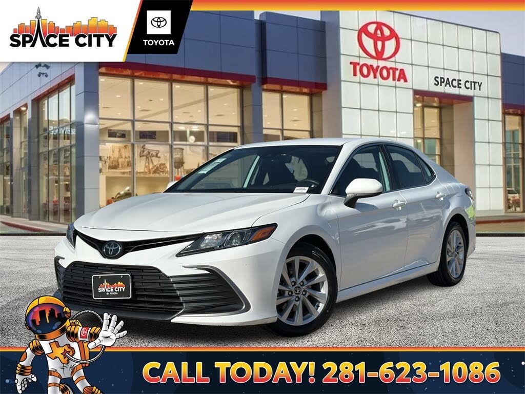 2023 Toyota Camry LE FWD