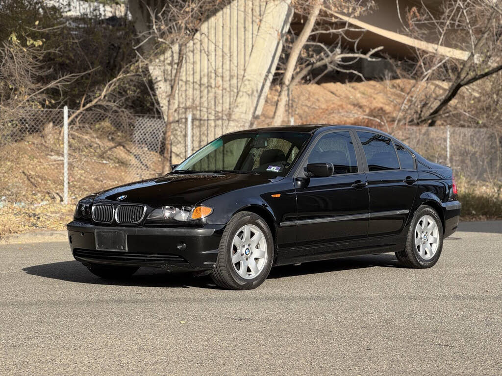 2002 BMW 3 Series 325i Sedan RWD