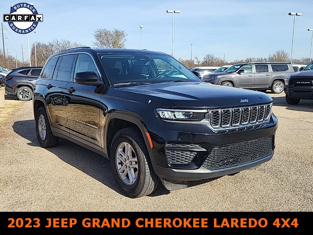 2023 Jeep Grand Cherokee Laredo 4WD