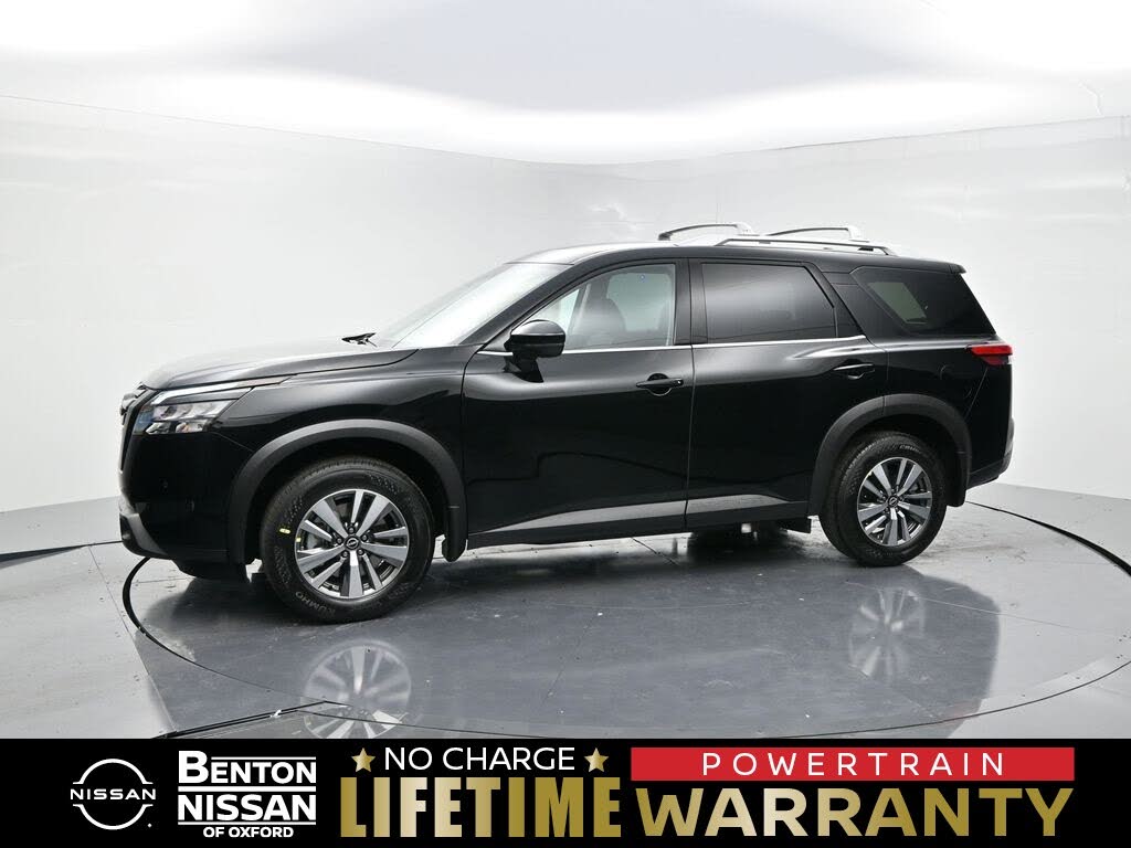 2025 Nissan Pathfinder SL FWD