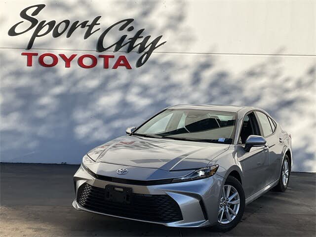 2025 Toyota Camry LE FWD